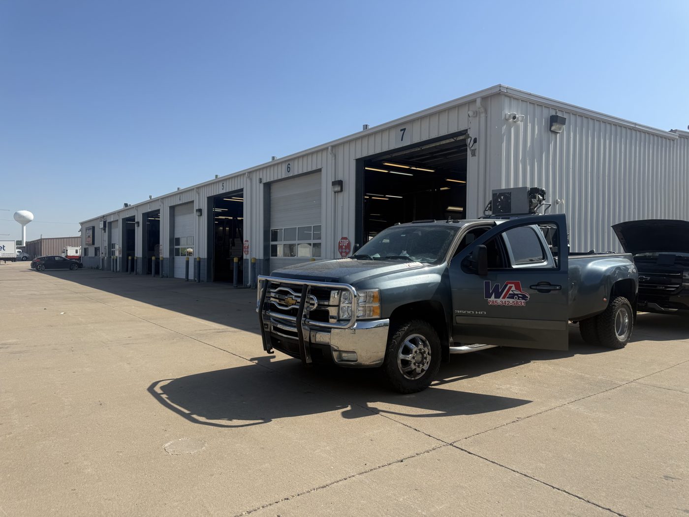 Willis Auto auto repair shop, 1101 Park St, Salina, KS 67401